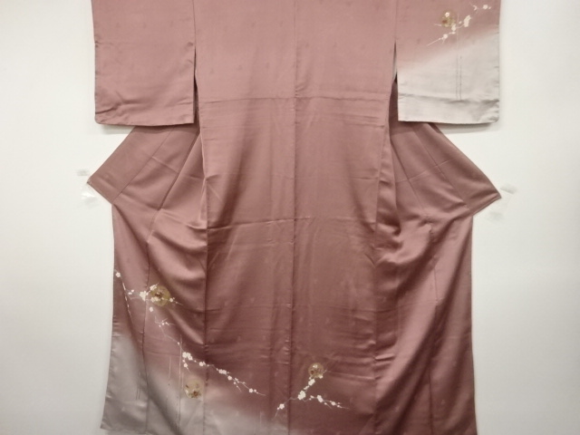 雪輪に菖蒲・菊模様刺繍訪問着